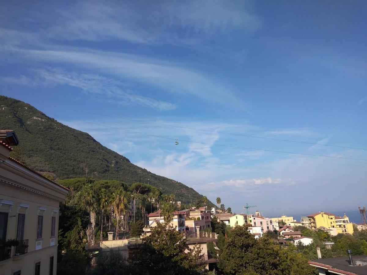 Villa Pellicano -Il Nido กาสเตลลัมมาเร ดิ สตาเบีย ภายนอก รูปภาพ